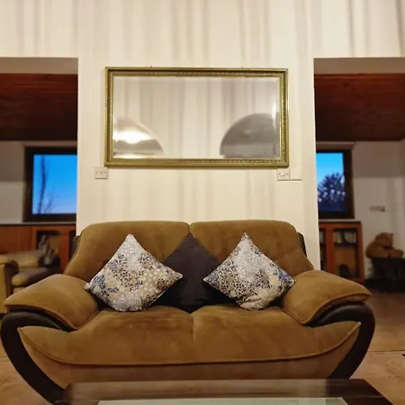 Cyprus Style Stone فيلة